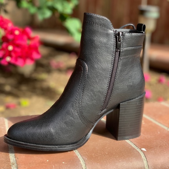 Ladies almond toe chunky heels booties - Picture 3 of 4